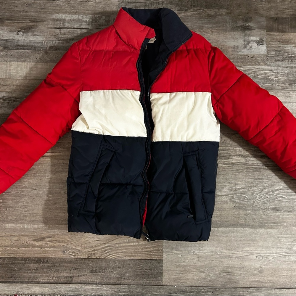 Puffer jacket size xs but it fits like small to medium